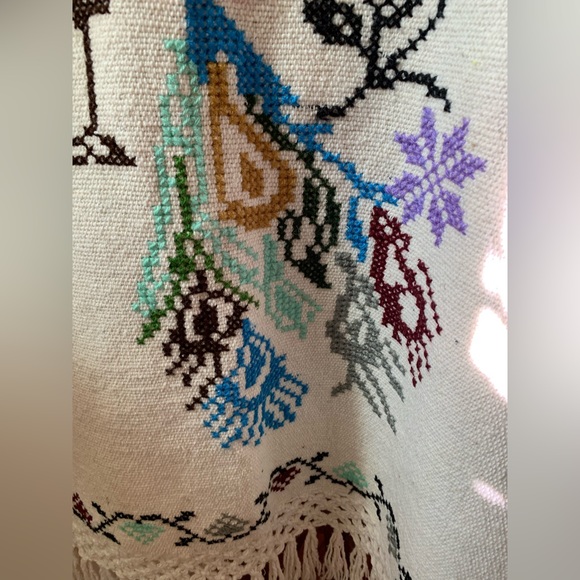 Beautiful handmade one of a kind poncho - Picture 4 of 6